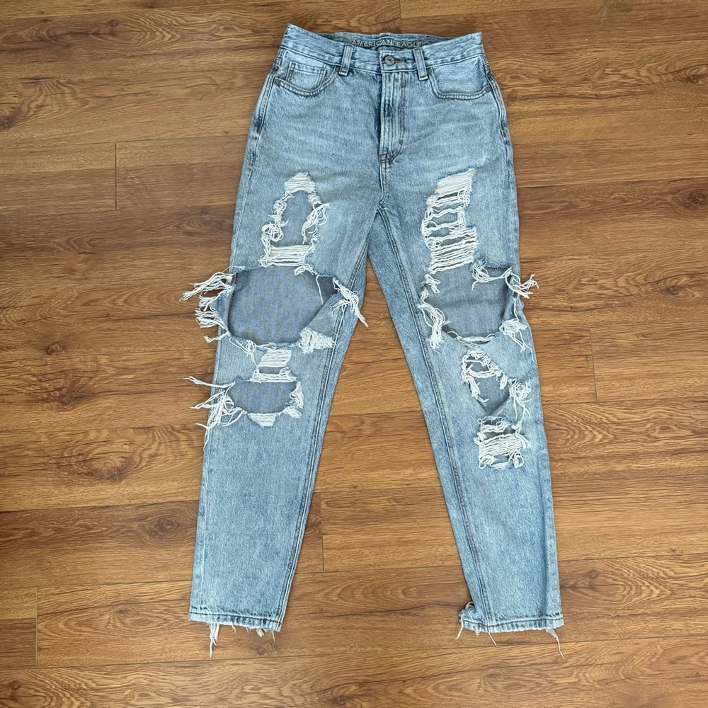 American Eagle Distressed Jeans